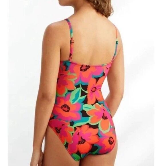 Women's Printed Gardener Shirred-Front One-Piece Swimsuit - Picture 3 of 10